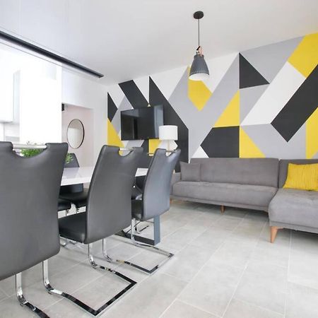 Premium Apartment By Hi5-Vaci Str. 3 Bedroom Budapest Esterno foto
