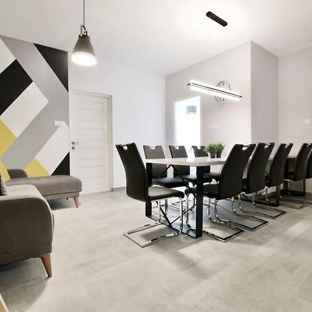Premium Apartment By Hi5-Vaci Str. 3 Bedroom Budapest Esterno foto