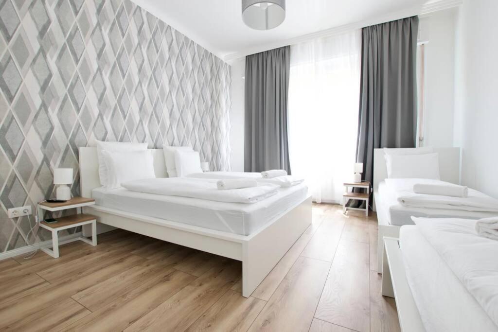 Premium Apartment By Hi5-Vaci Str. 3 Bedroom Budapest Esterno foto