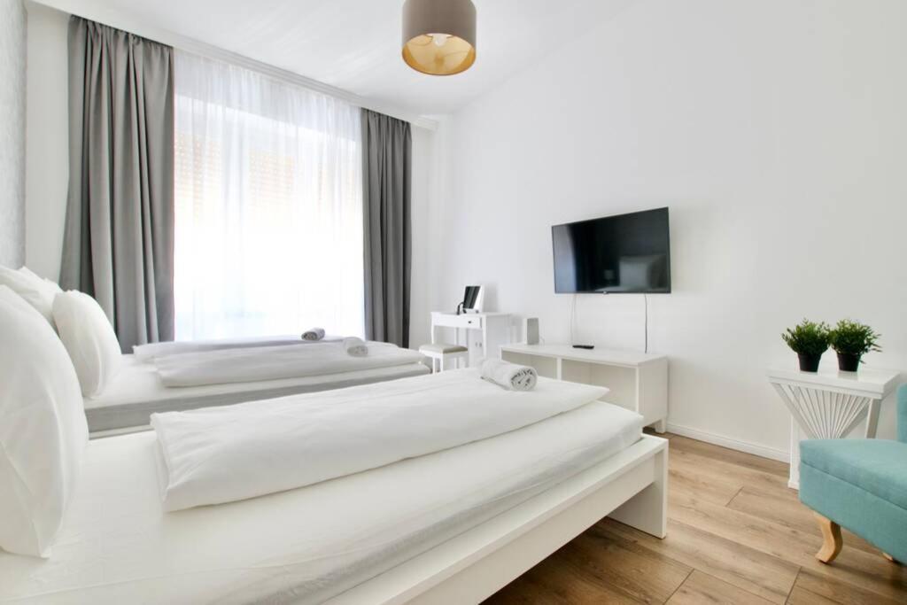 Premium Apartment By Hi5-Vaci Str. 3 Bedroom Budapest Esterno foto